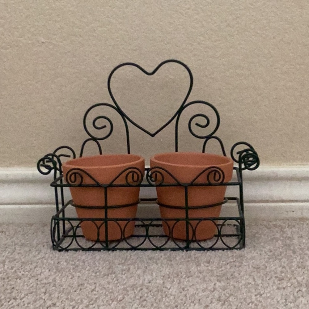 Cute very dark green heart pot holder with two small pots